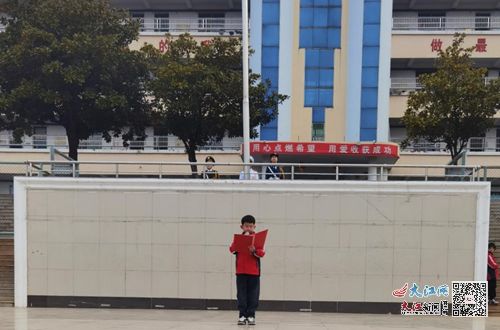 庐山市第三小学开展 大手拉小手 共创文明城 主题活动 组图