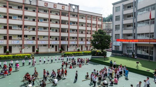 新华全媒 大山里的中非友谊小学开学