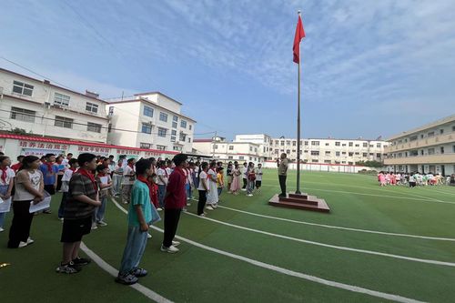 潢川县隆古中心小学举行 珍惜时间 规划学习 主题升旗仪式
